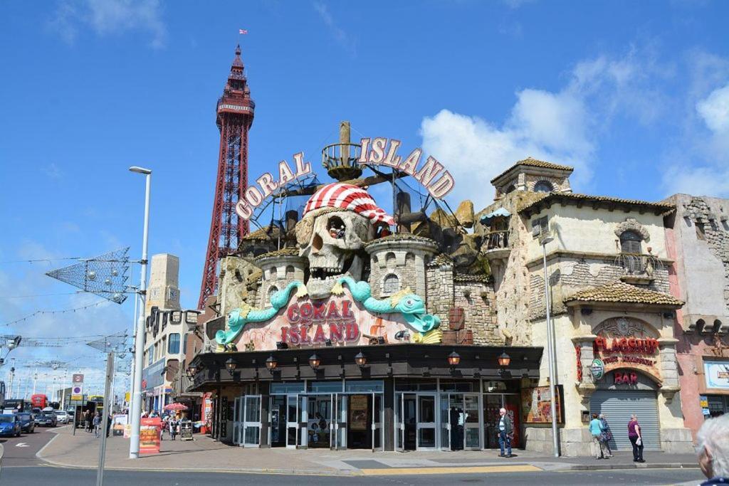 Bamber House - Large Modern Home & Perfect Location Blackpool Dış mekan fotoğraf